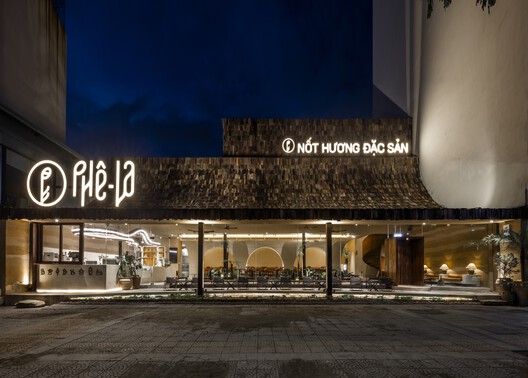 Phe La Da Nang Cafe / 6717 Studio - Image 24 of 35