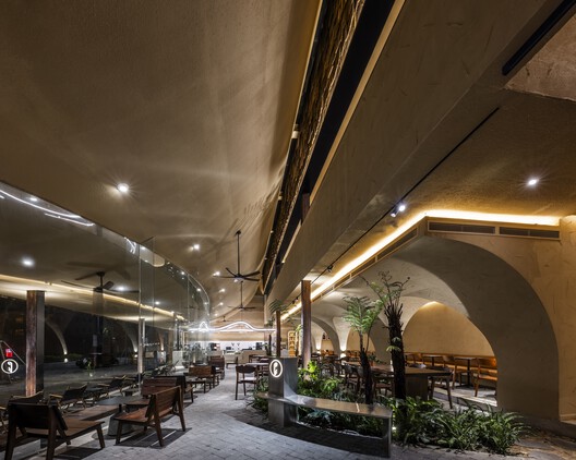 Phe La Da Nang Cafe / 6717 Studio - Image 14 of 35