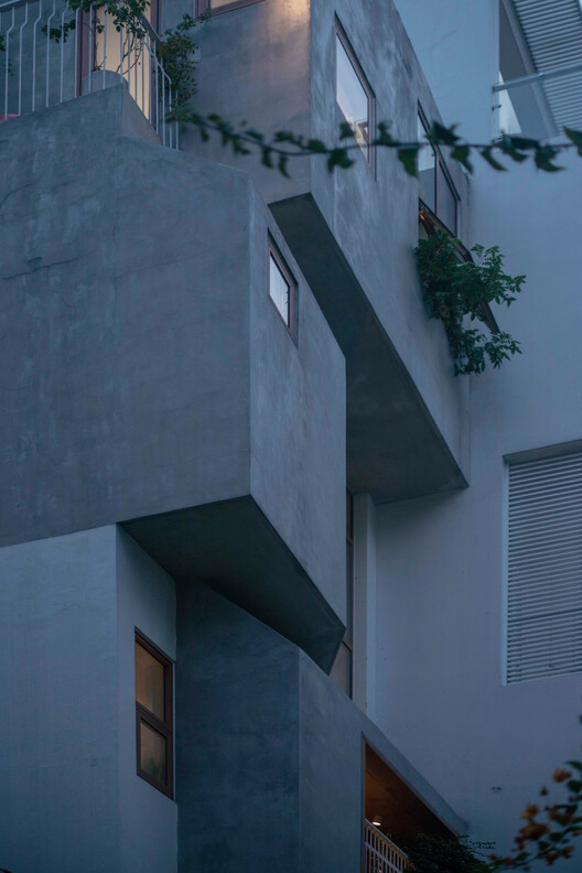 Casa de TiTi / NAQI & Partners - Fotografia de Exterior, Concreto, Balcão