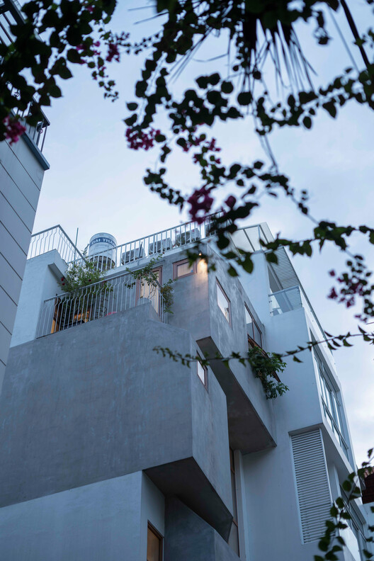 Casa de TiTi / NAQI & Partners - Fotografia de Exterior, Balcão, Concreto