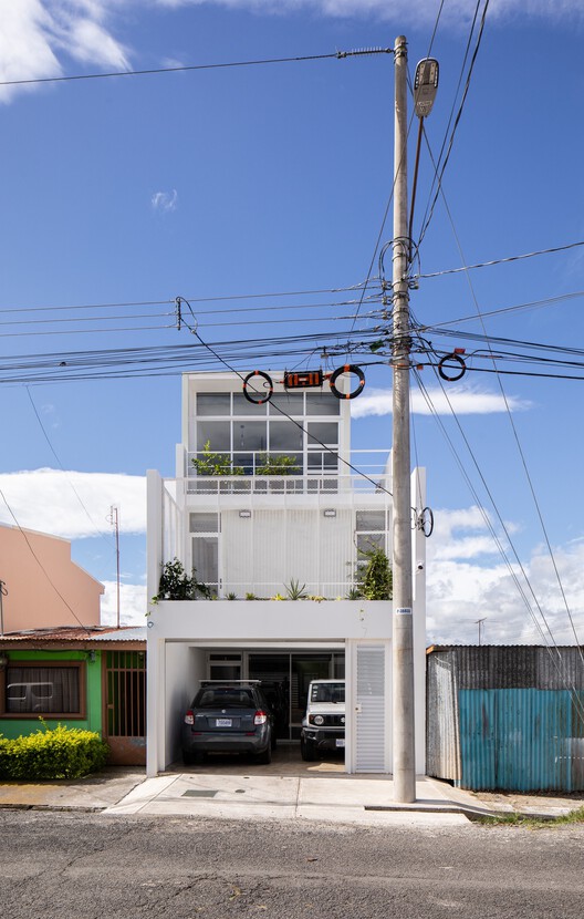 Casa Linde / Quince Cero Uno Arquitectura - Fotografía exterior, Casas, Balcón