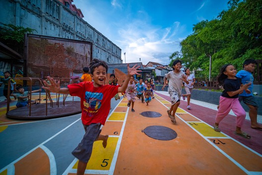 Kampung Mrican Fase 1 y Micro biblioteca Pringwulung / SHAU Indonesia - Fotografía exterior