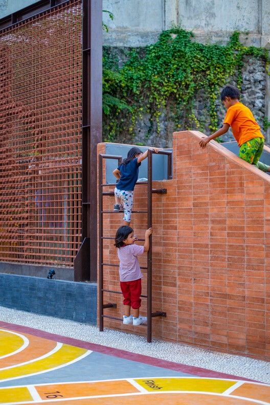 Kampung Mrican Fase 1 y Micro biblioteca Pringwulung / SHAU Indonesia - Fotografía exterior