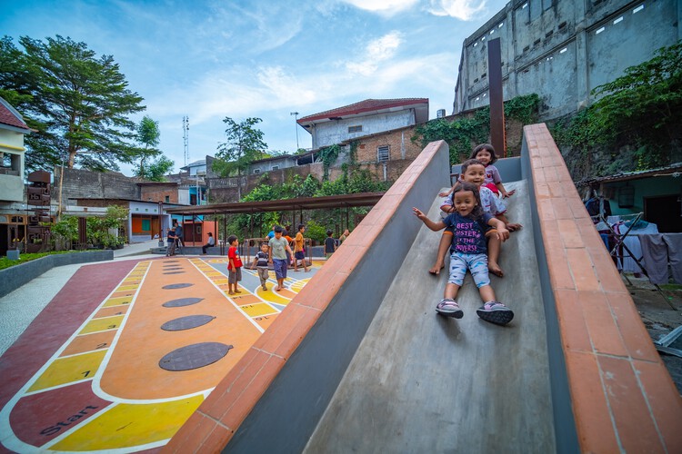 Kampung Mrican Fase 1 y Micro biblioteca Pringwulung / SHAU Indonesia - Fotografía exterior