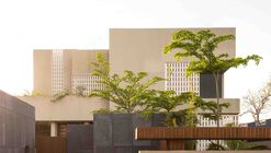 Casa Ekasham / Portal 92