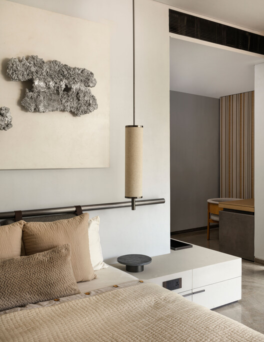 Casa Ekasham / Portal 92 - Fotografia de Interiores, Madeira, Iluminação, Mesa, Dormitório, Cama, Cadeira