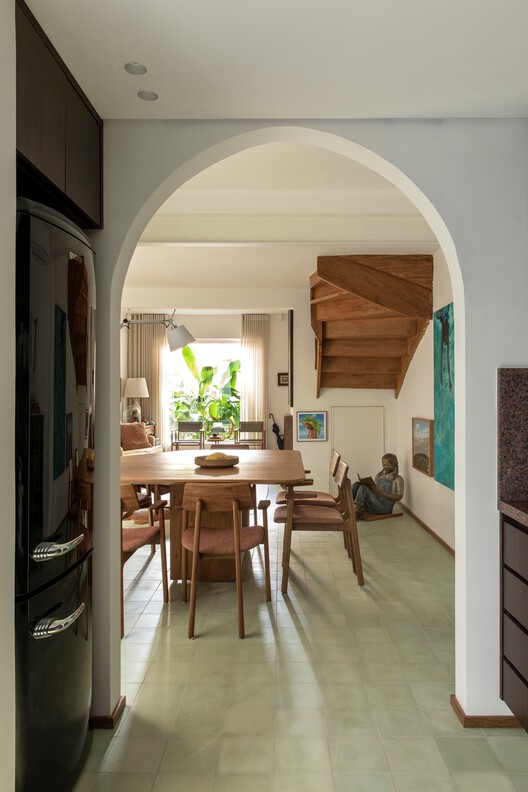 House da Vila / Mariana Orsi Arquitetura + Design - Interior Photography, Dining room, Wood, Table, Chair, Lighting