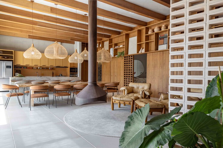 Casa Alvorada / Cassim Calazans Arquitetura - Fotografia de Interiores, Madeira, Iluminação, Cadeira
