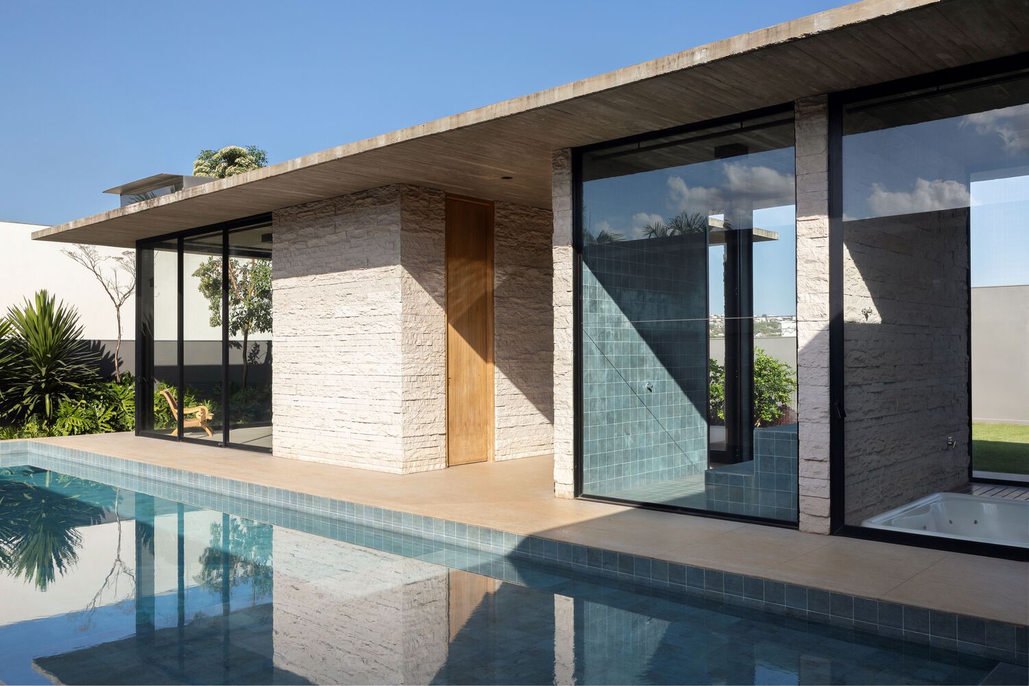 Casa G+B / Mariana Orsi Arquitetura + Design - Imagen 2 de 31