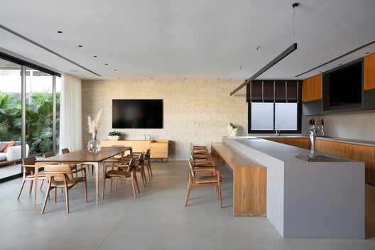 Casa G+B / Mariana Orsi Arquitetura + Design - Fotografía interior, Madera, Mesas, Sillas, Iluminación, Encimera