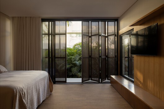 Casa G+B / Mariana Orsi Arquitetura + Design - Fotografía interior, Dormitorio, Vidrio, Camas