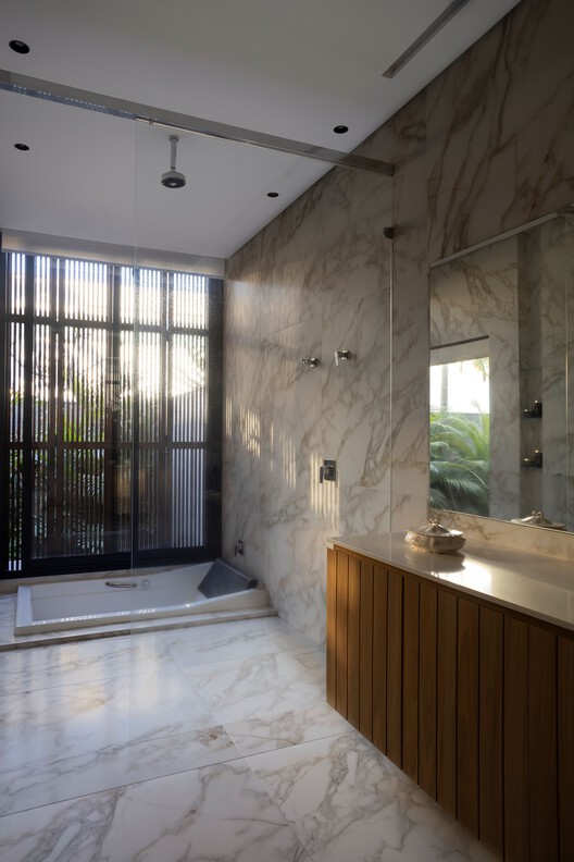 Casa G+B / Mariana Orsi Arquitetura + Design - Fotografía interior, Baño, Iluminación, Encimera, Vidrio