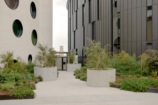 Esplanade Brighton Apartment / Wood Marsh - Exterior Photography