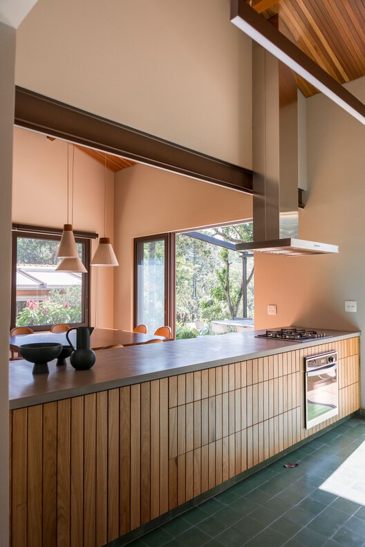 Casa AF / Sandra Sayeg Tranchesi Arquitetura - Fotografia de Interiores, Cozinha, Madeira, Bancada