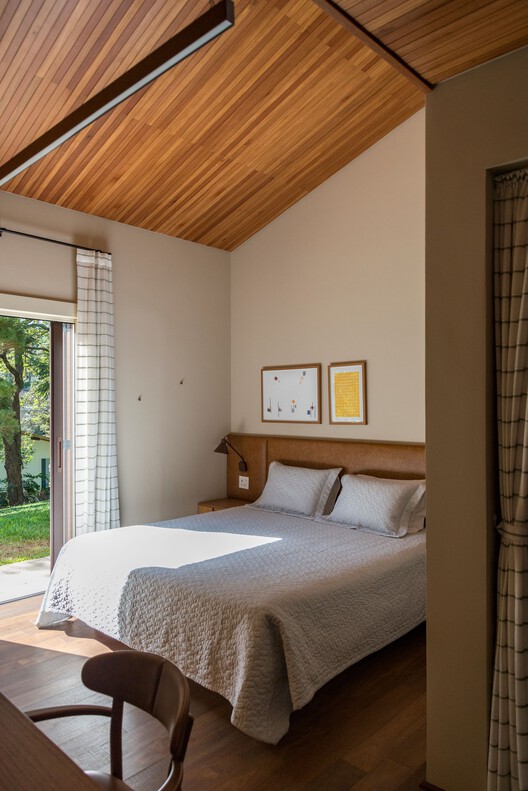 Casa AF / Sandra Sayeg Tranchesi Arquitetura - Fotografia de Interiores, Dormitório, Madeira, Cama, Iluminação