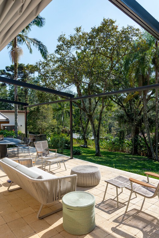 Casa AF / Sandra Sayeg Tranchesi Arquitetura - Fotografia de Exterior, Cadeira, Jardim, Pátio