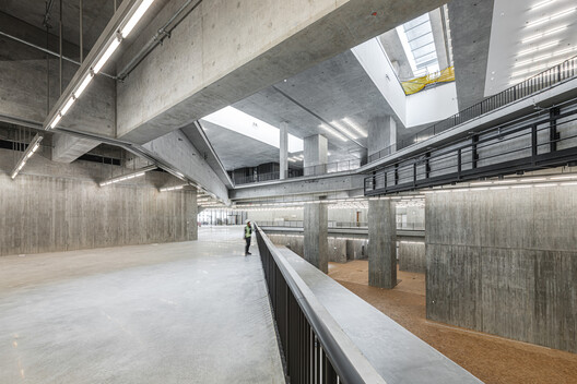 Built to Last—or Change? The Case for Dry Construction in Humid Cities - Image 14 of 15
