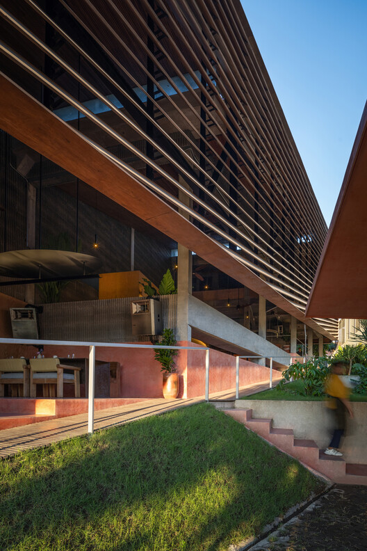 Restaurante Set N Rise Bali / Studio Kota Architecture - Imagen 6 de 30