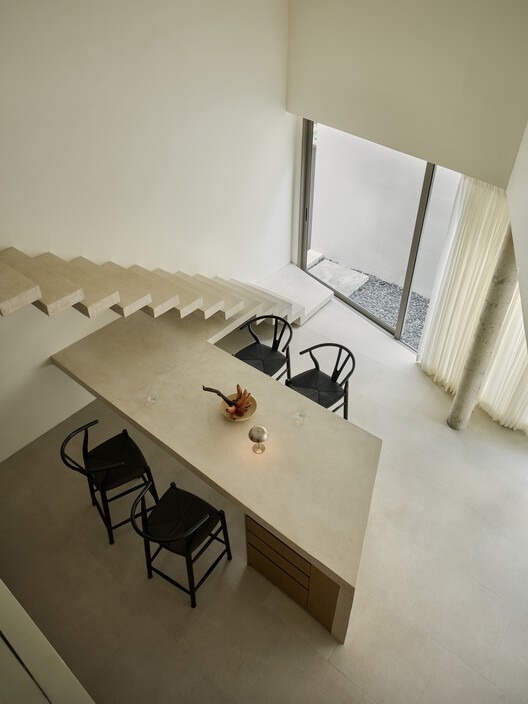 Casa T / SSAA - Fotografía interior, Comedor, Madera, Iluminación, Sillas