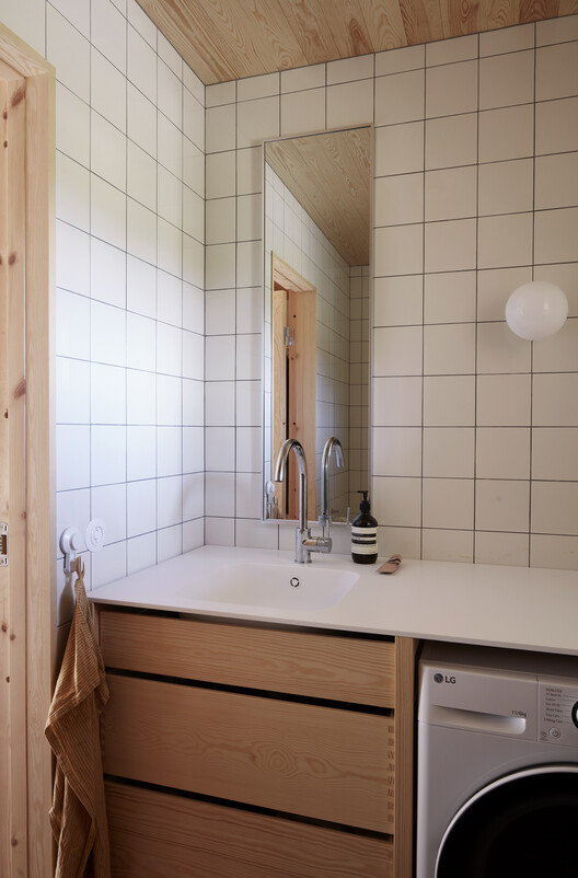 Hee House / Studio Ellsinger - Interior Photography, Bathroom, Wood, Sink, Countertop