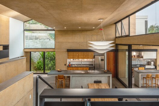 Casa CPG / Obra Arquitetos - Fotografia de Interiores, Cozinha, Madeira, Cadeira, Viga