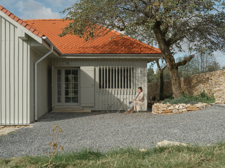 Recuperación de una casa de campo y un granero / Vlad Sebastian Rusu - Fotografía exterior