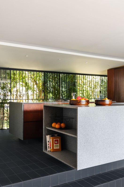 Apartamento Sereno / CODA Arquitetura - Imagem 16 de 18