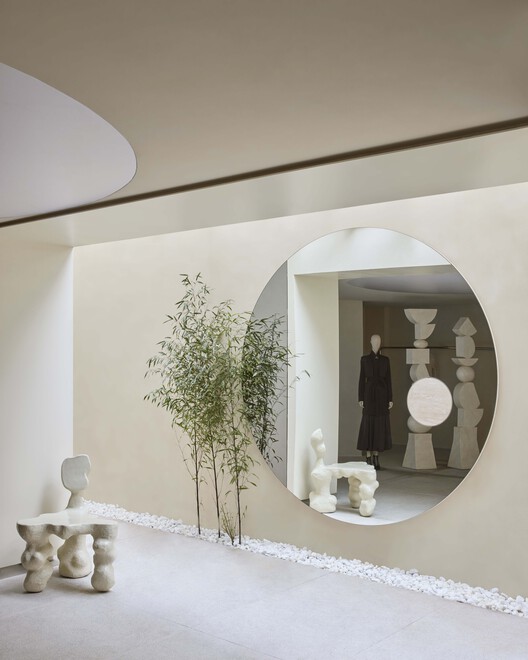 Lafort Flagship Studio / Luciano Dalla Marta Arquitetura - Imagem 3 de 22