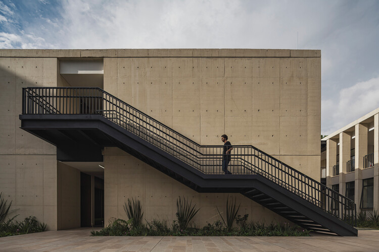 Colegio Colombo Hebreo / Aarón Cohen + Angélica Mejía + Camilo Sellamén + Camilo Fuentes + Joel Amón - Imagen 15 de 36