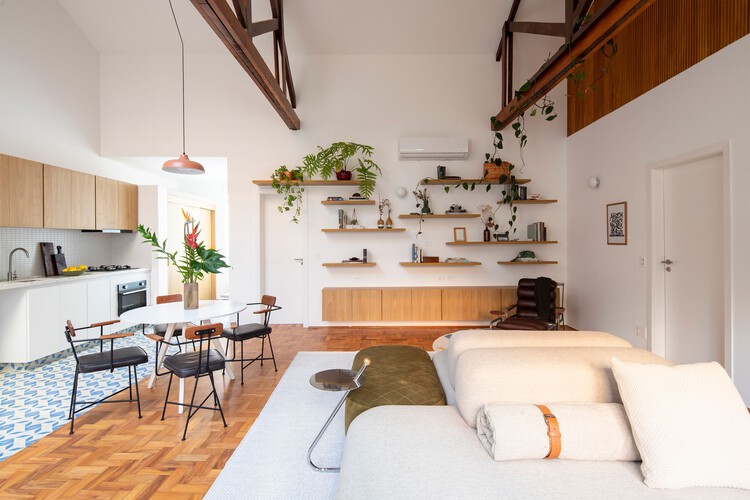 Apartamento Jardins 95 / Iná Arquitetura - Fotografia de Interiores, Madeira, Cadeira, Iluminação, Mesa