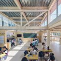 川崎韩国学校 / Taiga Kasai + Chong Aehyang Architecture / KACH - 室内图, 中小学校, 楼梯