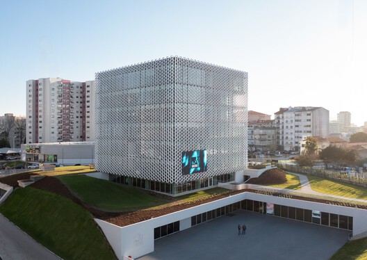 Nova Sede e Museu da Liga Portuguesa de Futebol Profissional / OODA - Fotografia de Exterior