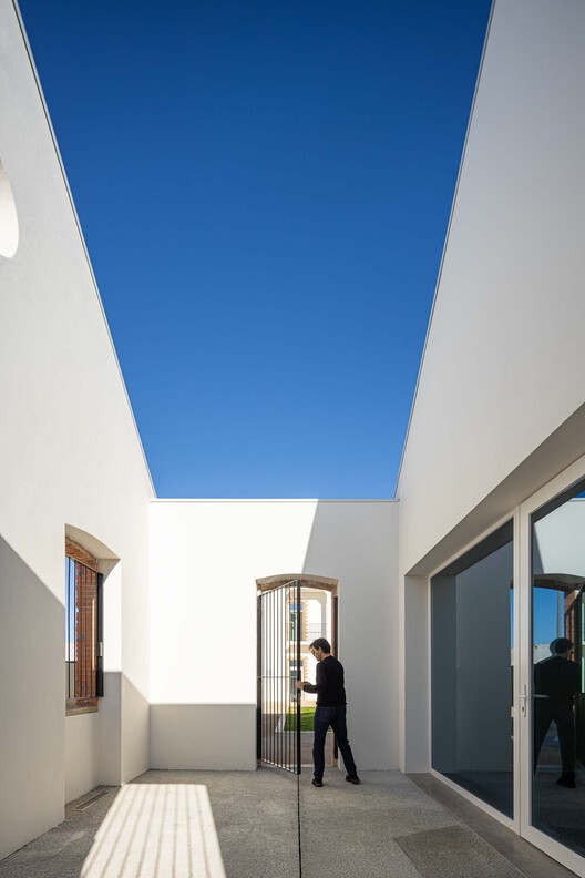 Rehabilitación Urbana del Barrio del Boneco / Adarq - André David, Arquitecto - Fotografía exterior, Concreto