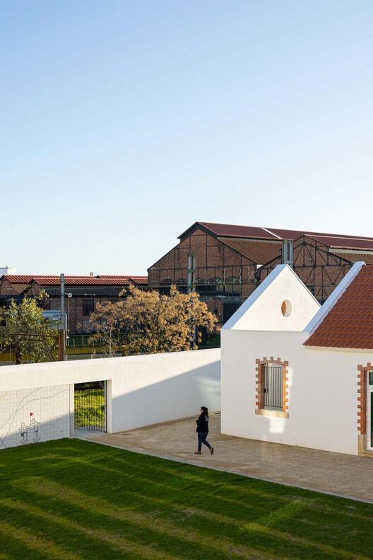 Rehabilitación Urbana del Barrio del Boneco / Adarq - André David, Arquitecto - Fotografía exterior, Fachada, Puerta, Patio interior