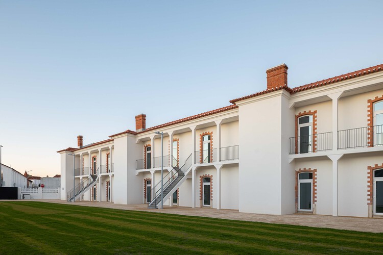 Rehabilitación Urbana del Barrio del Boneco / Adarq - André David, Arquitecto - Fotografía exterior, Pilares