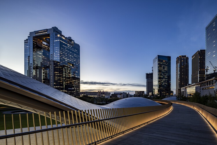 Grand Green Osaka / GGN + Nikken Sekkei + Mitsubishi Jisho Design + Obayashi Corporation + Takenaka Corporation + SANAA - Fotografia de Exterior, Urbano
