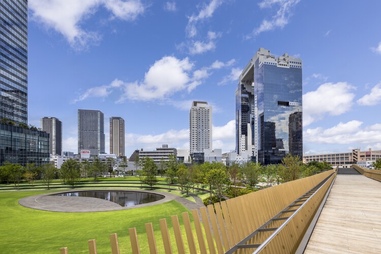 Grand Green Osaka / GGN + Nikken Sekkei + Mitsubishi Jisho Design + Obayashi Corporation + Takenaka Corporation + SANAA - Fotografia de Exterior, Urbano