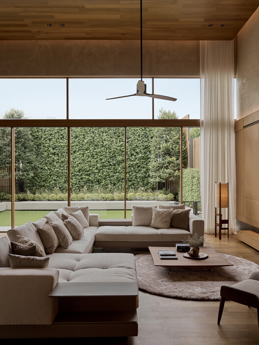 Casa Khun Atiruj / PAON Architects Co.,Ltd. - Fotografia de Interiores, Sala de Estar, Cadeira