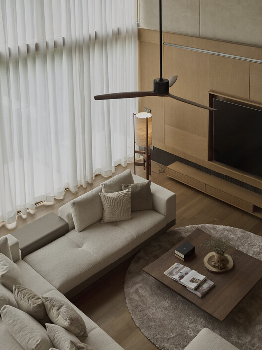 Casa Khun Atiruj / PAON Architects Co.,Ltd. - Fotografia de Interiores, Sala de Estar