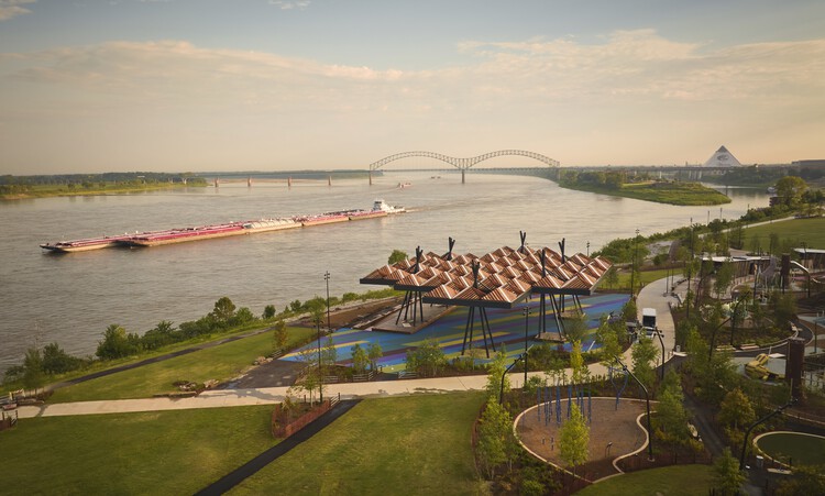 Tom Lee Park / SCAPE + Studio Gang - Image 1 of 17