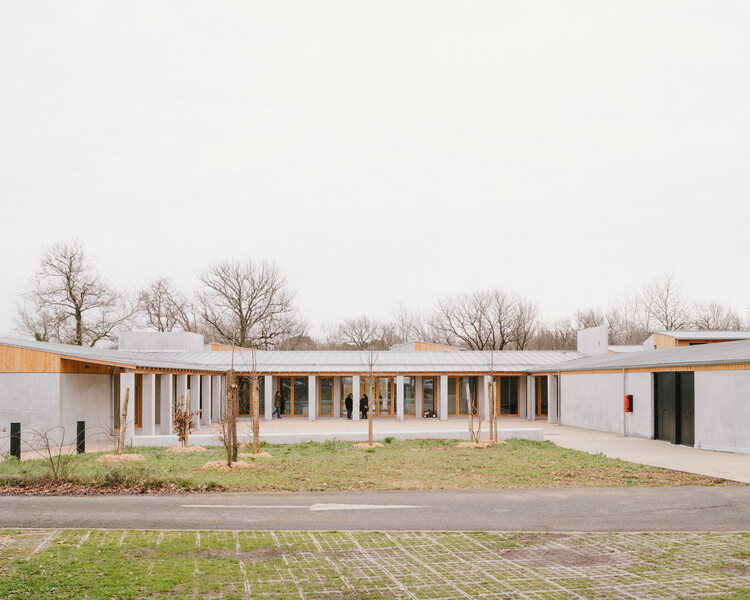 Aldeia das Crianças Fontcouverte / studio.AQUI + Barbara Constantin - Habitação De Interesse Social