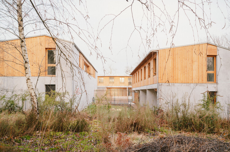 Aldeia das Crianças Fontcouverte / studio.AQUI + Barbara Constantin - Fotografia de Exterior