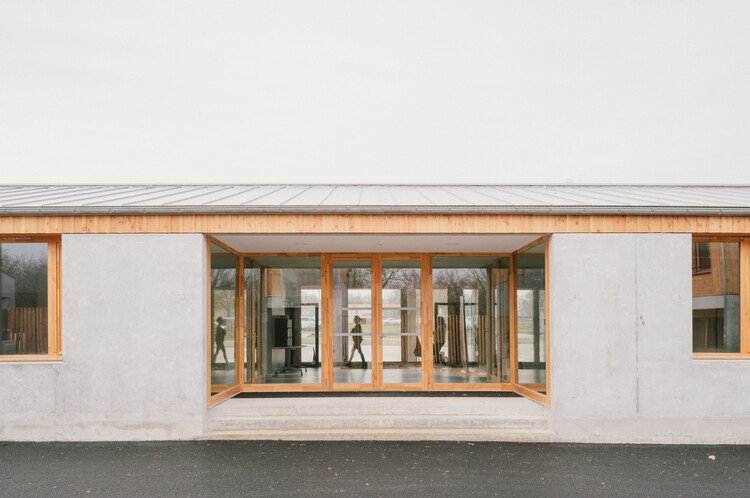 Aldeia das Crianças Fontcouverte / studio.AQUI + Barbara Constantin - Fotografia de Exterior, Madeira