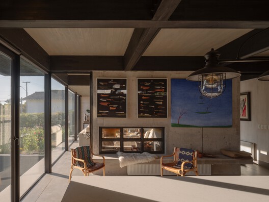 Casa CO / Estudio Base Arquitectos - Fotografía interior, Sala de estar, Madera, Sillas, Fijación Vigas