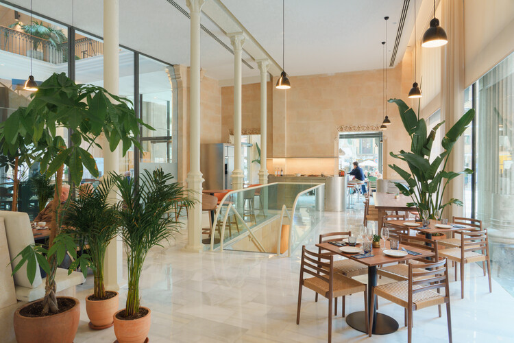 Café Renovation – CaixaForum Palma / VIVIM STUDIO - Fotografía interior, Comedor, Sillas, Vidrio