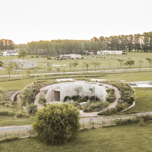 Houses in Argentina: Green Roofs That Blend Architecture and Landscape - Image 8 of 19