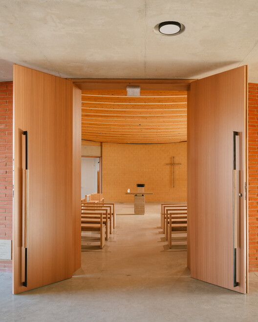 Church Borderouge / studio.AQUI + Triptyque architectes - Interior Photography, Dining room, Wood