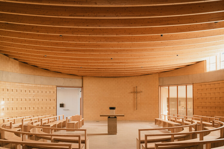 Igreja de Borderouge / studio.AQUI + Triptyque architectes - Imagem 3 de 27