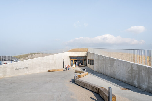 Architecture as an Invitation to Explore: 25 Visitor Centers Around the World - Image 27 of 28