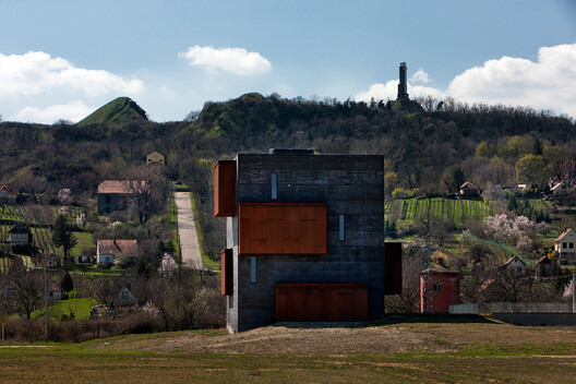 Architecture as an Invitation to Explore: 25 Visitor Centers Around the World - Image 8 of 28